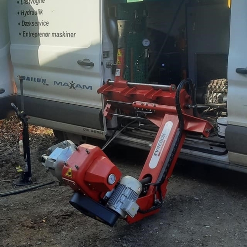 Mobilt værksted fra LK Service til dækservice og dækskifte på lastbiler