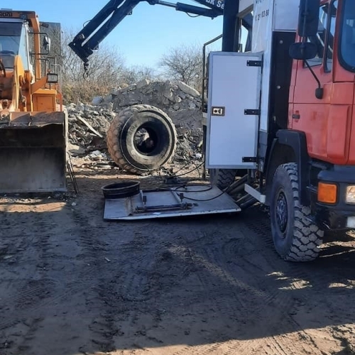 Mobilt dækskifte på entreprenørmaskine udført af LK Service