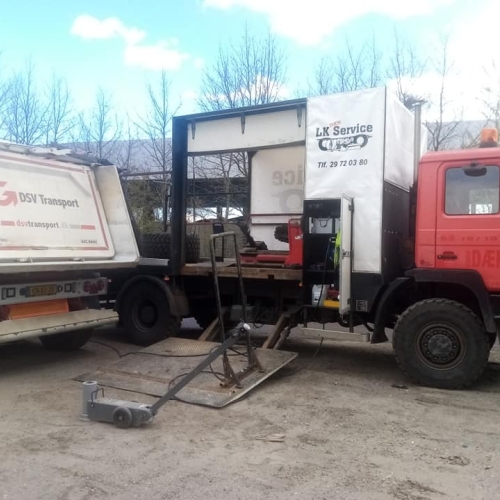 Mobil reparation og dækservice af lastbil