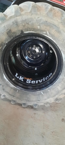 Dækskifte traktor dæk værksted